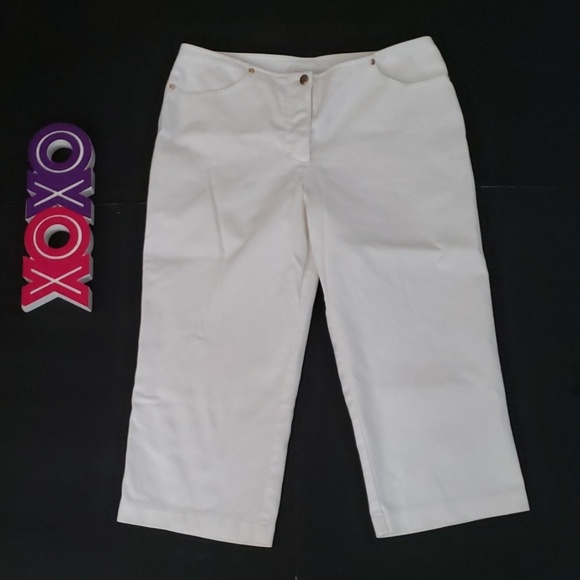 Escada Denim - ⬇️$30 ESCADA white crop jeans